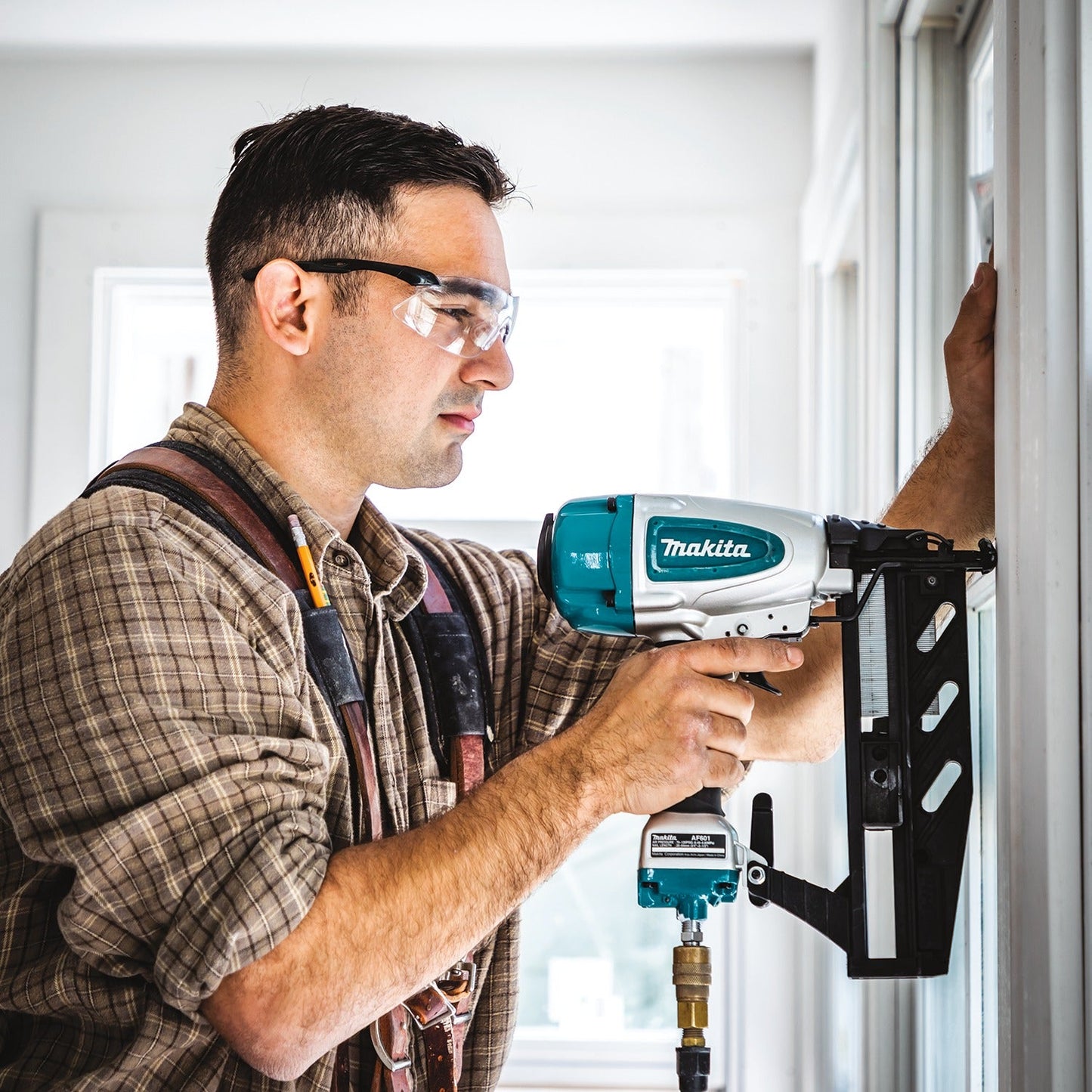 Makita AF601 16 Gauge, 2‘1/2" Straight Finish Nailer