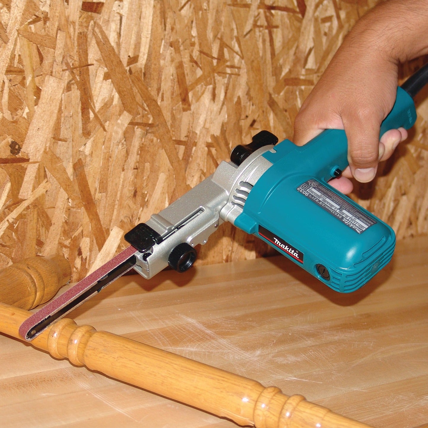 Makita 9032 3/8" x 21" Belt Sander