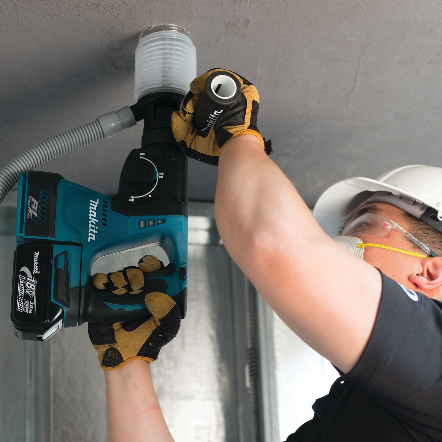 Makita XRH01Z 18V Lxt® Lithiumion Brushless Cordless 1" Rotary Hammer, Accepts Sdsplus Bits, Tool Only