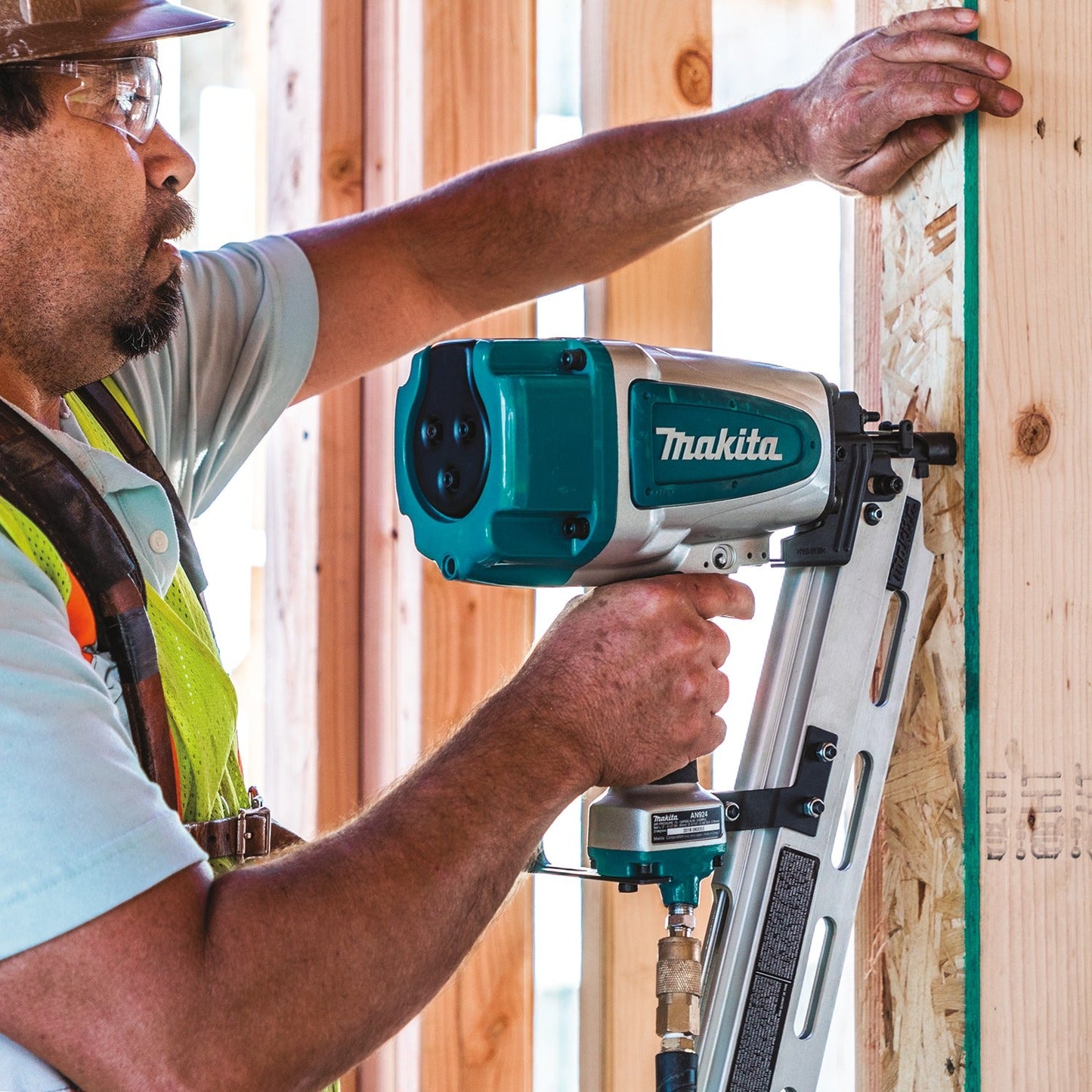 Makita AN924 21º Full Round Head 3 1/2" Framing Nailer