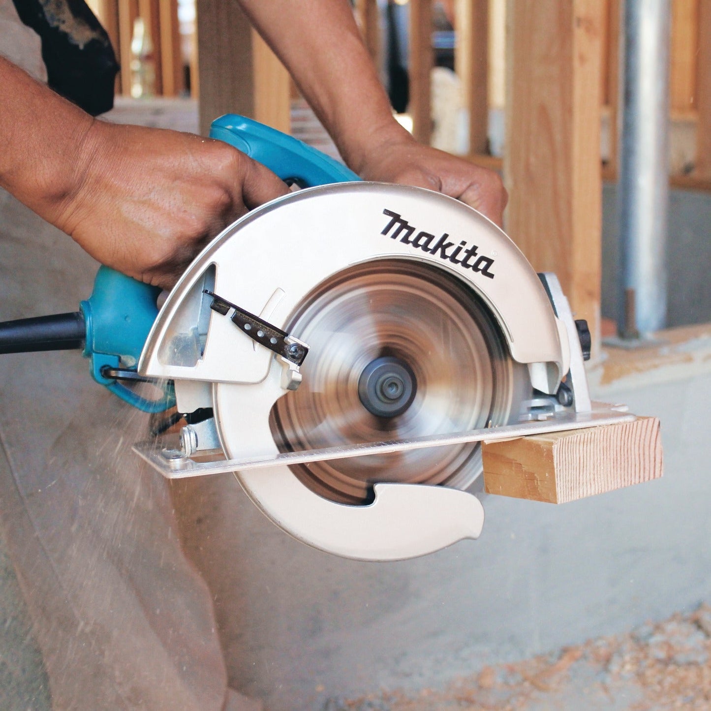 Makita 5007NK 7‘1/4" Circular Saw