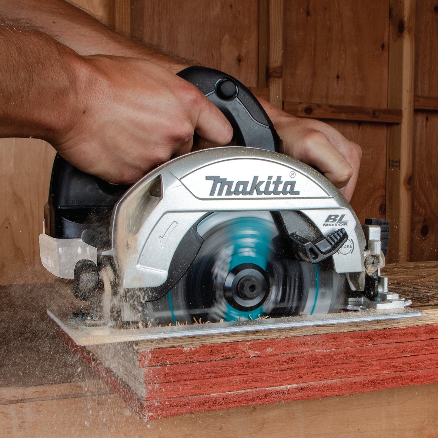 Makita XSH05ZB 18V LXT® Lithium‘Ion Sub‘Compact Brushless Cordless 6‘1/2 Circular Saw, AWS® Capable, Tool Only