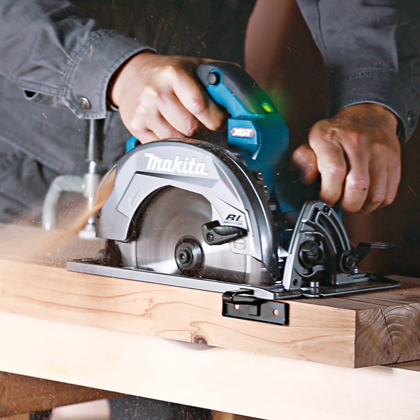 Makita GSH01M1 40V max XGT® Brushless Cordless 7‘1/4" Circular Saw Kit, AWS® Capable (4.0Ah)