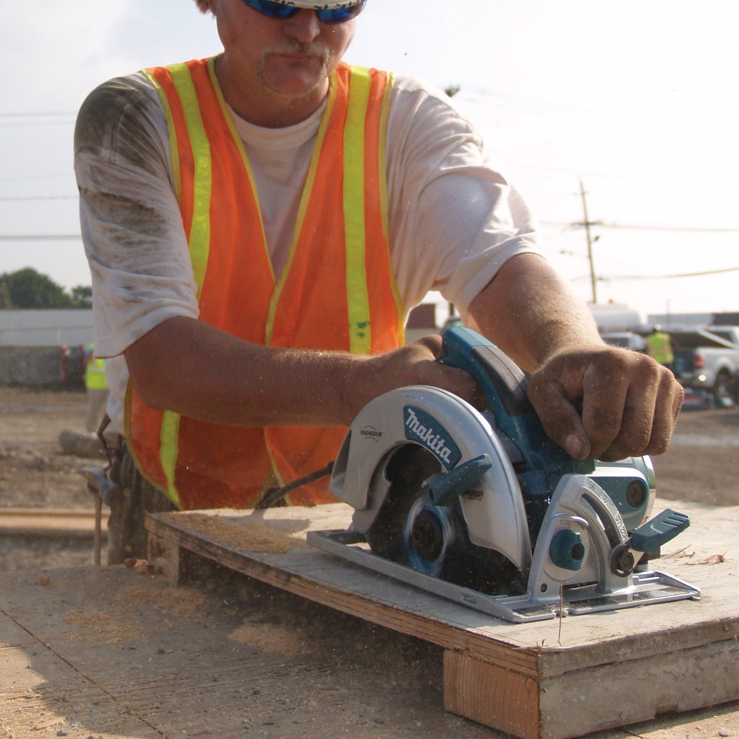 Makita 5007MGA 7‘1/4" Magnesium Circular Saw, with Electric Brake