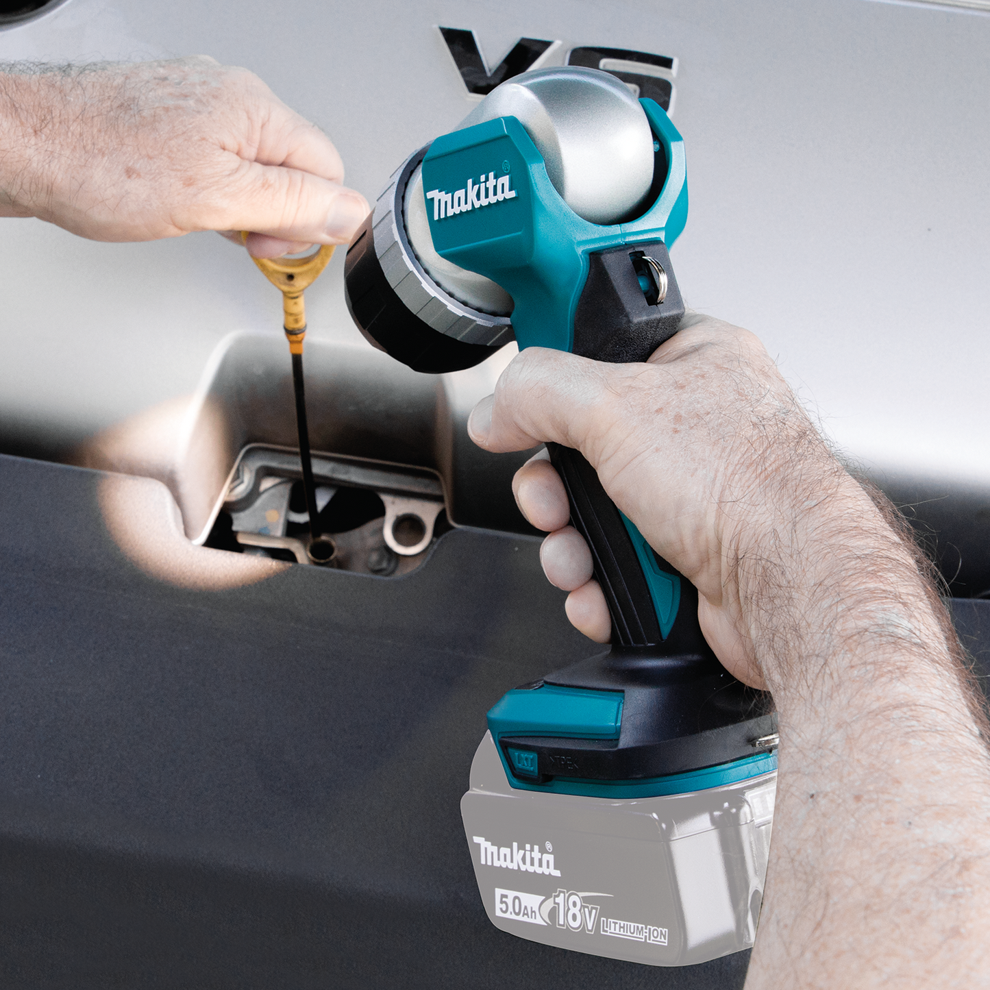 Makita DML808 18V LXT® Lithium‘Ion Cordless Adjustable Beam L.E.D. Flashlight, Flashlight Only