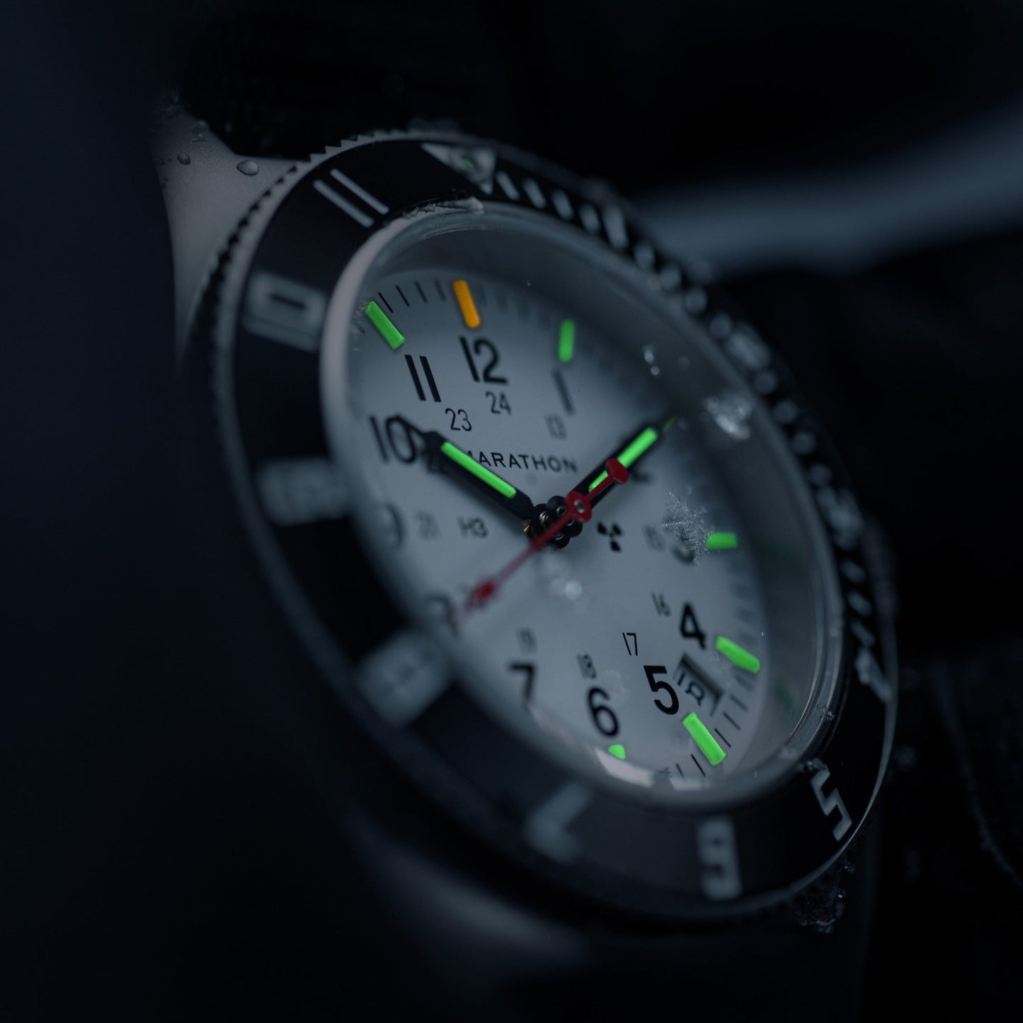 Marathon WW194013SS-0530 Arctic Edition SSNAV-D Steel Navigator Date Quartz (41mm) White Dial / Black Rubber Strap