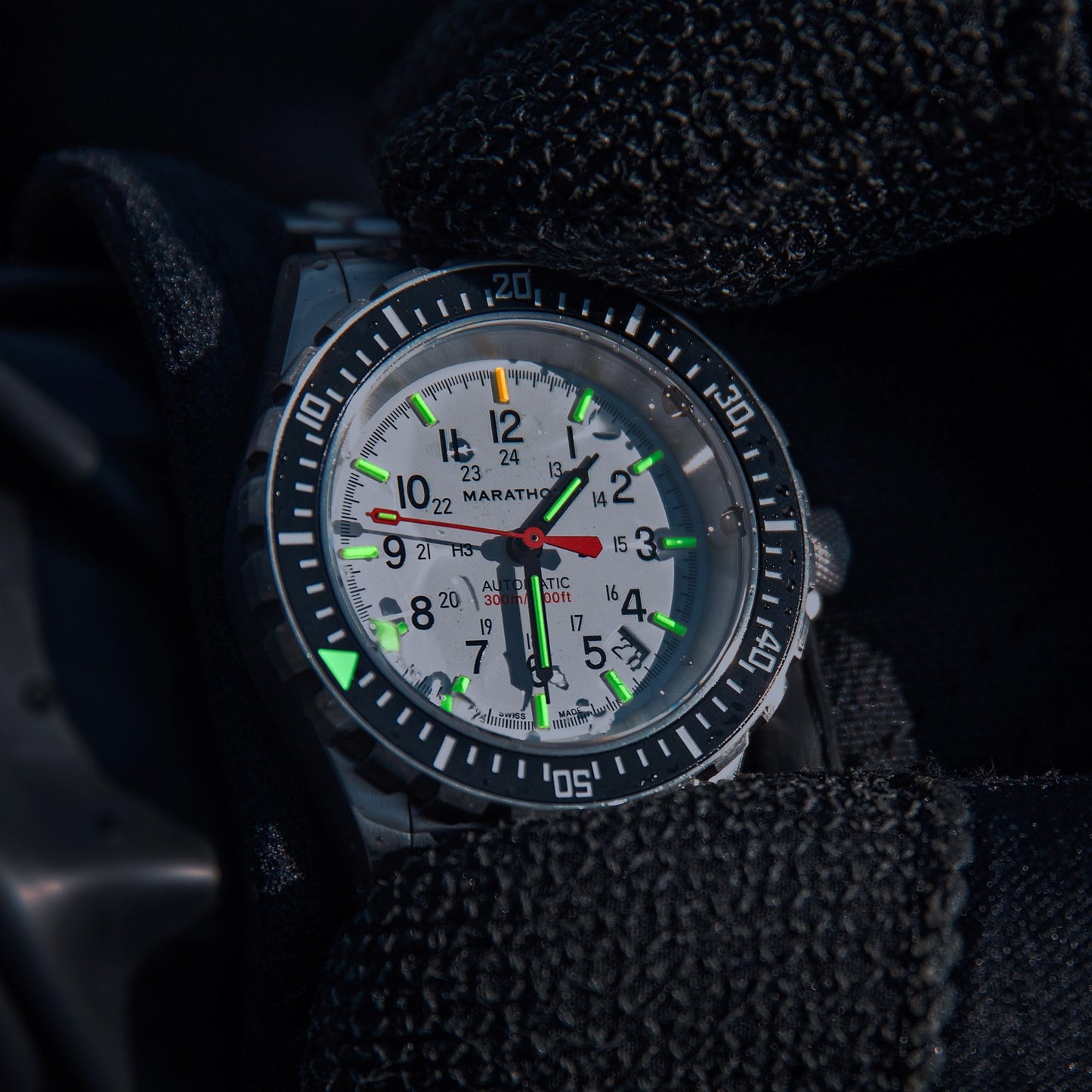 Marathon WW194006SS-0513 Arctic Edition Large Diver's Automatic (GSAR) - 41mm with Stainless Steel MA Bracelet