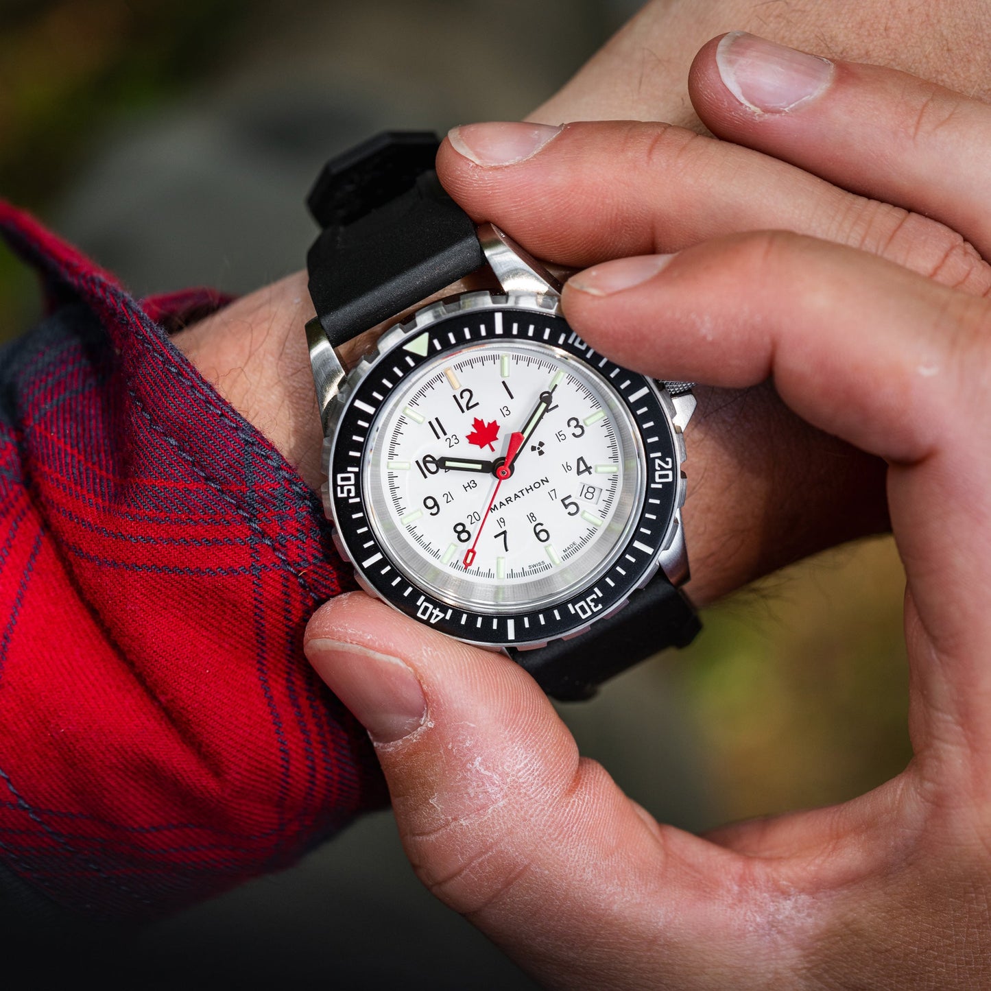 Marathon WW194006SS-1630 Large Diver's Automatic (GSAR) - 41mm - Red Maple with 3 pieces Black Rubber Strap