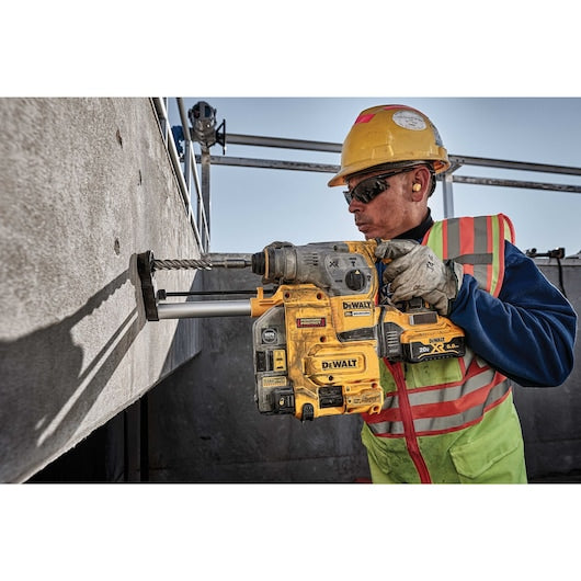 Dewalt DCH293R2DH 20V Max* Xr® Brushless 1-1/8 In. L-Shape Sds Plus Rotary Hammer Kit With On Board Extractor