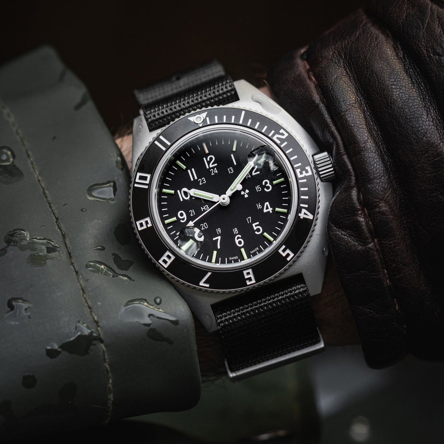 Marathon WW194001SS-0802 41mm Steel Navigator with Tritium Tubes on DEFSTAN Nylon Strap 11