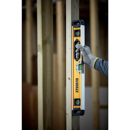 Dewalt DWHT43224 24 In Box Beam Level