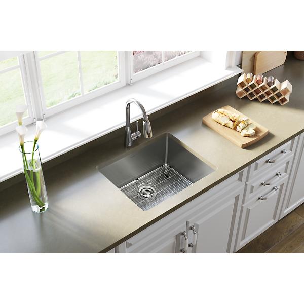 Elkay ECTRU21179TC Crosstown® 18 Gauge Stainless Steel 22-1/2" x 18-1/2" x 9" Single Bowl Undermount Sink Kit