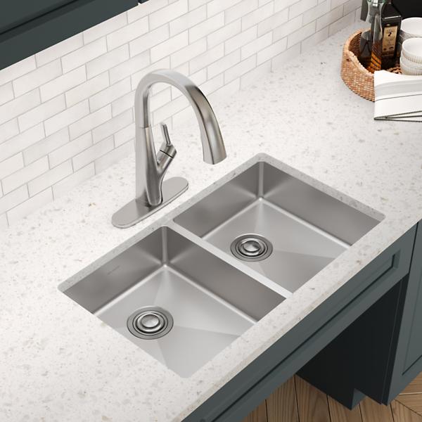 Elkay ECTRUAD311755 Crosstown® 18 Gauge Stainless Steel 31-1/2" x 18-1/2" x 5-1/2" Double Bowl Undermount Sink