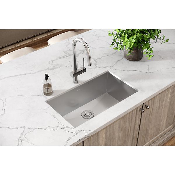 Elkay EFRU281610T Crosstown® 16 Gauge Stainless Steel 30-1/2" x 18-1/2" x 10" Single Bowl Undermount Sink