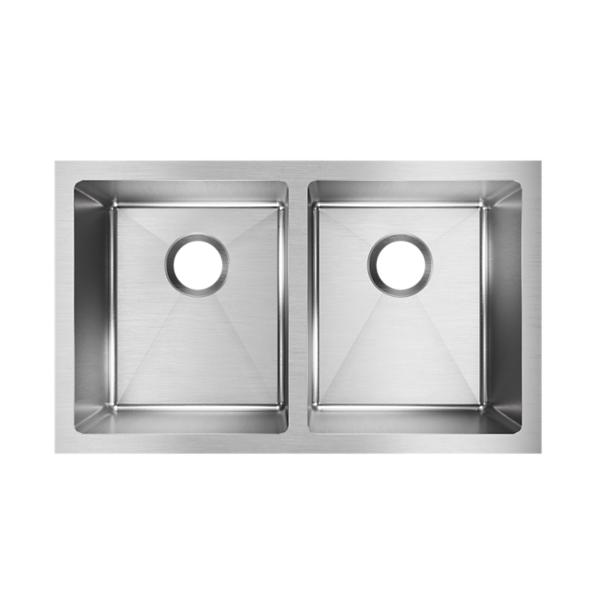 Elkay EFRU311810T Crosstown® 16 Gauge Stainless Steel 30-3/4" x 18-1/2" x 10" Equal Double Bowl Undermount Sink