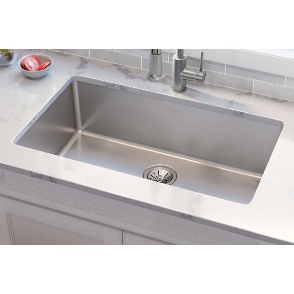 Elkay ELUH3017T Lustertone Iconix® 18 Gauge Stainless Steel 32-1/2 x 19-1/2" x 9" Single Bowl Undermount Sink