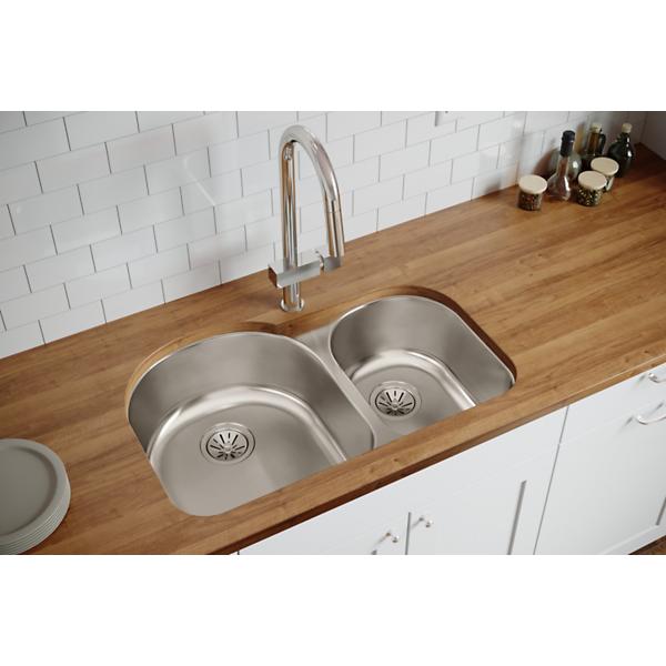 Elkay ELUH3119R Lustertone® Classic Stainless Steel 31-1/4" x 20" x 7-1/2" Offset 60/40 Double Bowl Undermount Sink