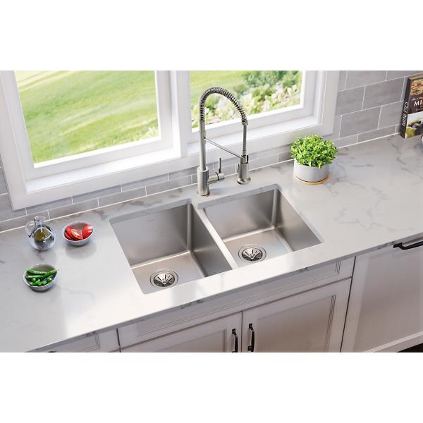 Elkay ELUH3120RT Lustertone Iconix® 18 Gauge Stainless Steel 31-1/4" x 20-1/2" x 9" Double Bowl Undermount Sink with Right Small Bowl