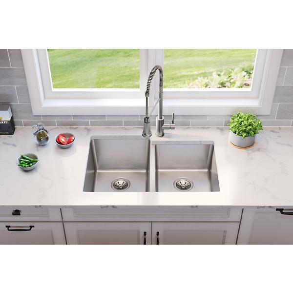 Elkay ELUH3120RT Lustertone Iconix® 18 Gauge Stainless Steel 31-1/4" x 20-1/2" x 9" Double Bowl Undermount Sink with Right Small Bowl