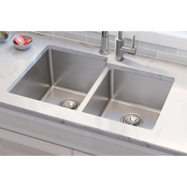 Elkay ELUH3120RT Lustertone Iconix® 18 Gauge Stainless Steel 31-1/4" x 20-1/2" x 9" Double Bowl Undermount Sink with Right Small Bowl