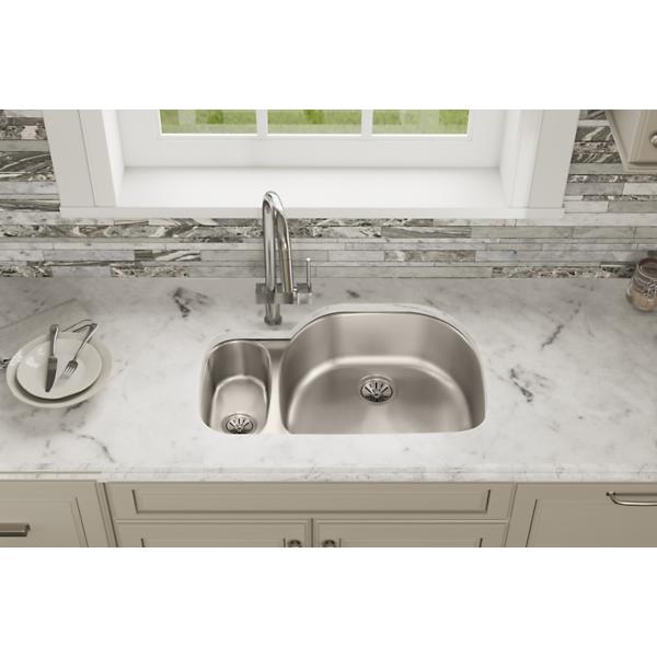 Elkay ELUH3221L Lustertone® Classic Stainless Steel 31-1/2" x 21-1/8" x 7-1/2" 30/70 Offset Double Bowl Undermount Sink