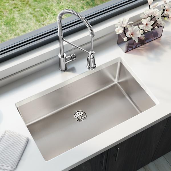 Elkay ELUHH3017TPD Lustertone Iconix® 16 Gauge Stainless Steel, 32-1/2" x 19-1/2" x 9" Single Bowl Undermount Sink with Perfect Drain®