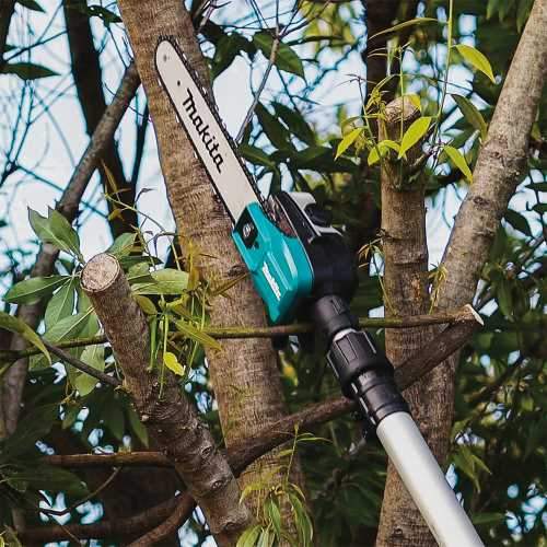 Makita GAU01Z 40V max XGT® Brushless Cordless 10" Pole Saw, 8' Length, Tool Only