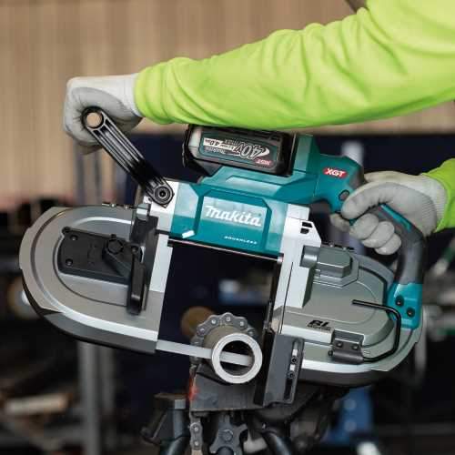 Makita GBP01M1 40V max XGT® Brushless Cordless Deep Cut Portable Band Saw Kit (4.0Ah)