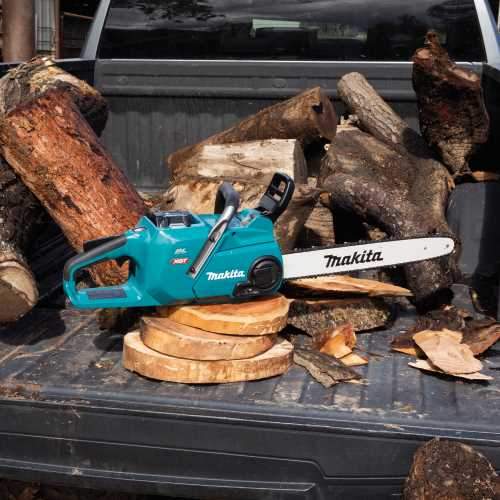 Makita GCU06T1 40V max XGT® Brushless Cordless 18" Chain Saw Kit (5.0Ah)