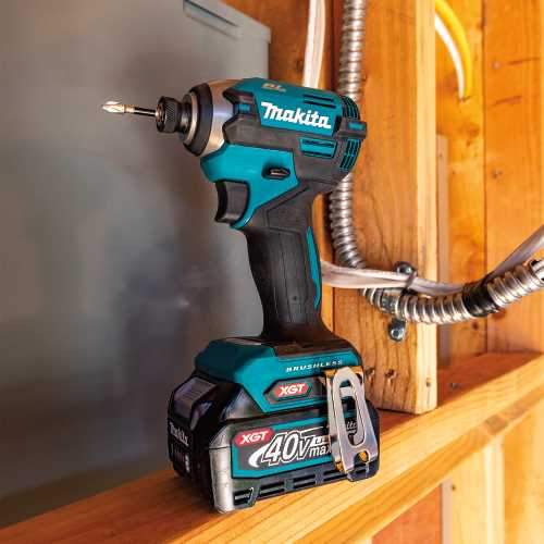 Makita GDT02D 40V max XGT® Brushless Cordless 4‘Speed Impact Driver Kit (2.5Ah)