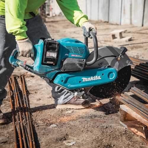 Makita GEC01PL4 80V max (40V max X2) XGT® Brushless 14" Power Cutter Kit with 4 Batteries, AFT®, Electric Brake (8.0Ah)