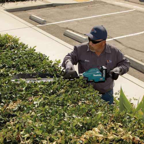 Makita GHU04M1 40V max XGT® Brushless Cordless 24" Single‘Sided Hedge Trimmer Kit (4.0Ah)