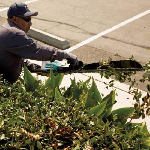 Makita GHU04Z 40V max XGT® Brushless Cordless 24" Single‘Sided Hedge Trimmer, Tool Only