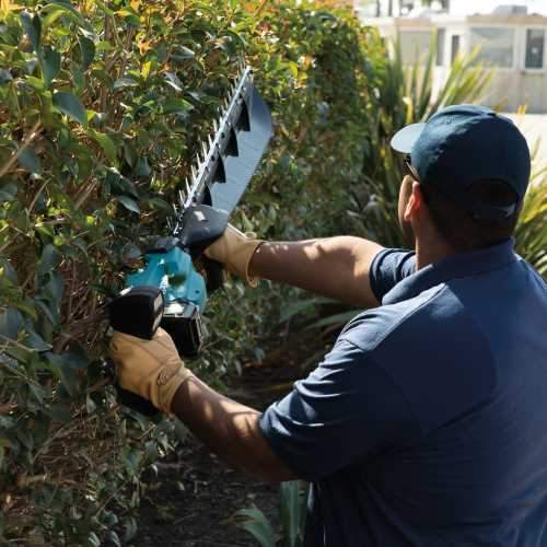 Makita GHU05M1 40V max XGT® Brushless Cordless 30" Single‘Sided Hedge Trimmer Kit (4.0Ah)