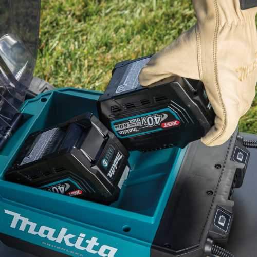 Makita GML01PL 40V max XGT® Brushless 21" Self‘Propelled Commercial Lawn Mower Kit (8.0Ah)