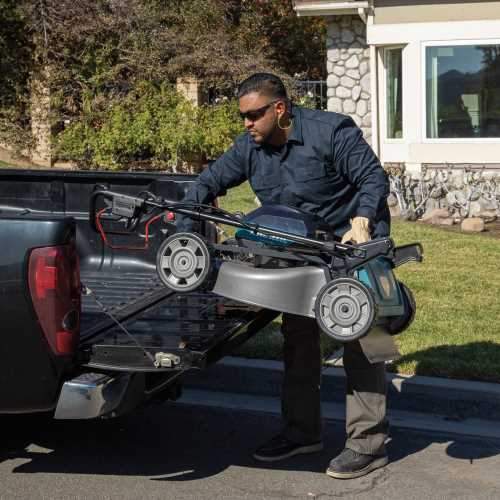 Makita GML01SM 40V max XGT® Brushless 21" Self‘Propelled Commercial Lawn Mower Kit (4.0Ah)