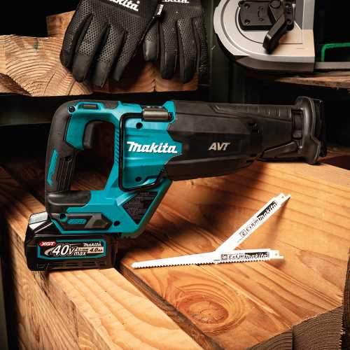 Makita GRJ02M1 40V max XGT® Brushless Cordless AVT® Orbital Recipro Saw Kit (4.0Ah)