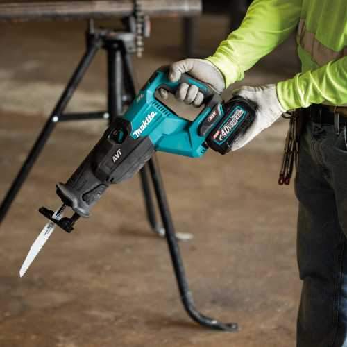 Makita GRJ02M1 40V max XGT® Brushless Cordless AVT® Orbital Recipro Saw Kit (4.0Ah)