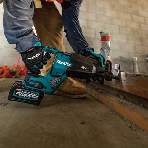 Makita GRJ02M1 40V max XGT® Brushless Cordless AVT® Orbital Recipro Saw Kit (4.0Ah)