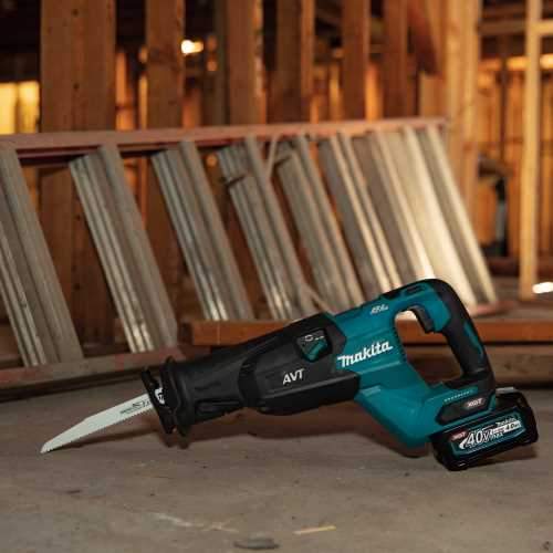 Makita GRJ02M1 40V max XGT® Brushless Cordless AVT® Orbital Recipro Saw Kit (4.0Ah)