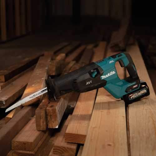 Makita GRJ02M1 40V max XGT® Brushless Cordless AVT® Orbital Recipro Saw Kit (4.0Ah)