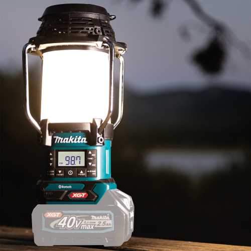 Makita GRM04 40V max XGT® Cordless Lantern with Radio, Tool Only