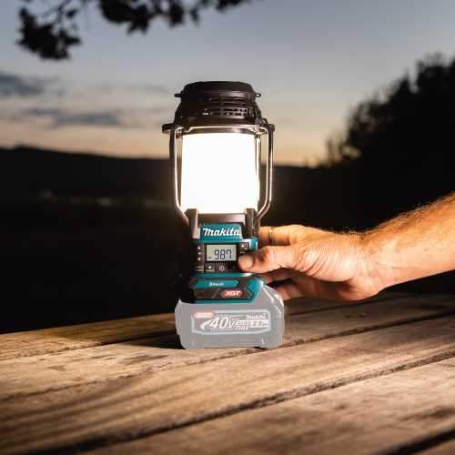 Makita GRM04 40V max XGT® Cordless Lantern with Radio, Tool Only