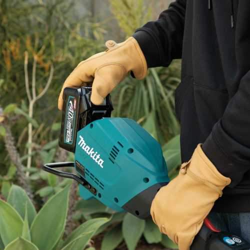 Makita GRU04M1 40V max XGT® Brushless Cordless 17" High Torque String Trimmer Kit (4.0Ah)