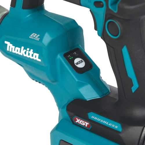 Makita GRV01M1 40V max XGT® Brushless Cordless 5‘1/2' Concrete Vibrator Kit (4.0 Ah)