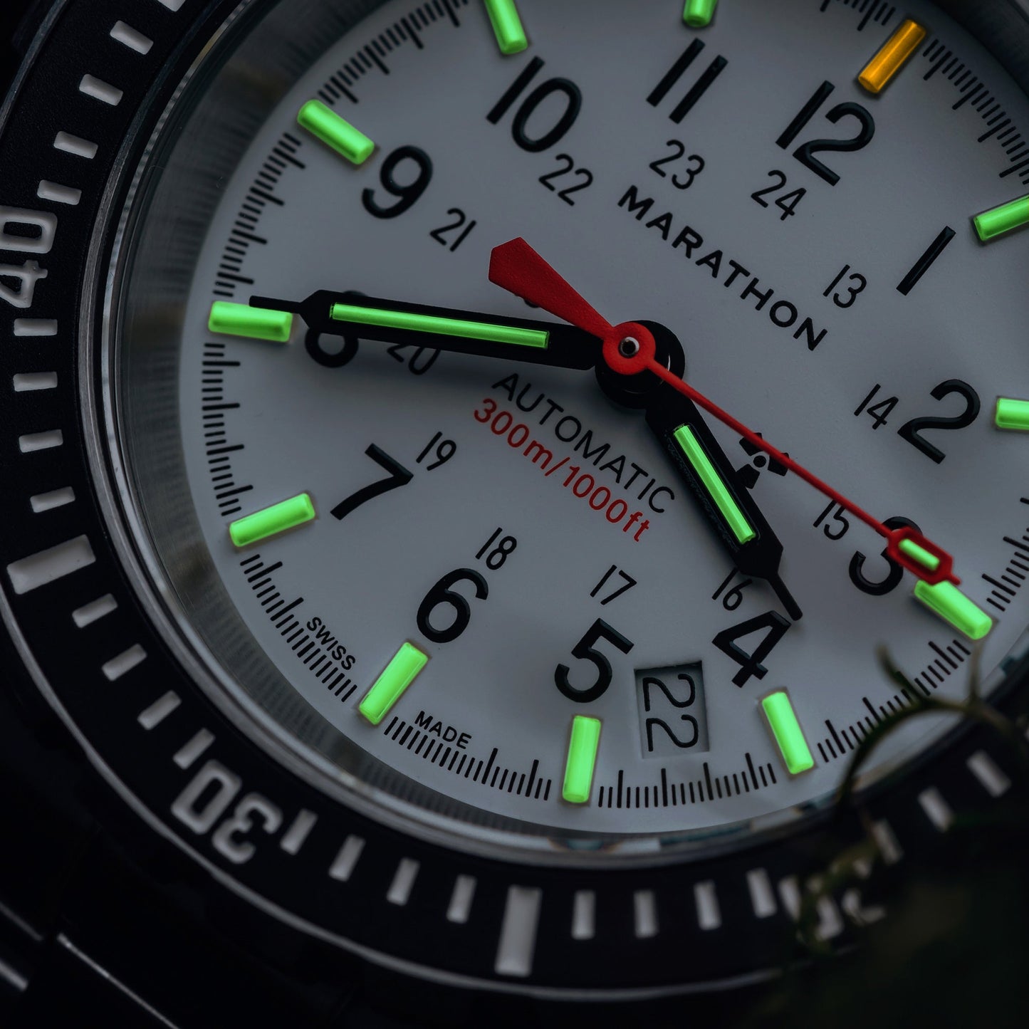 Marathon WW194006SS-0530 Arctic Edition Large Diver's Automatic (GSAR) - 41mm with 3 pieces Black Rubber Strap