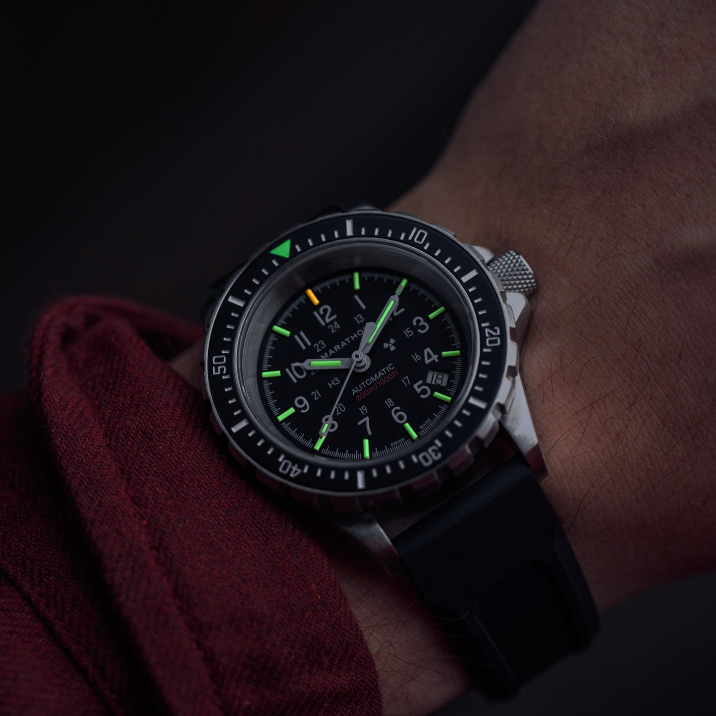 Marathon WW194006SS-0130 Large Diver's Automatic (GSAR) - 41mm with 3 pieces Black Rubber Strap