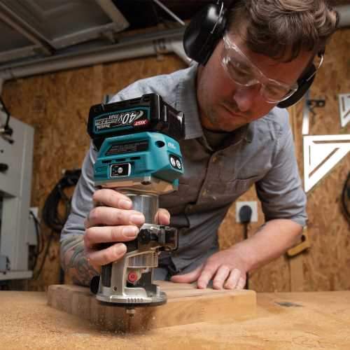 Makita GTR01D1 40V max XGT® Brushless Cordless Compact Router Kit (2.5Ah)