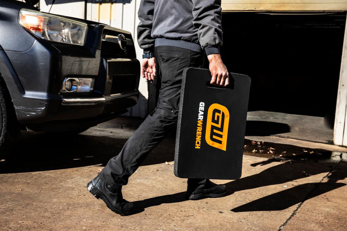 Gearwrench GWKPL 15" x 22" Ultra Comfort Kneeling Pad