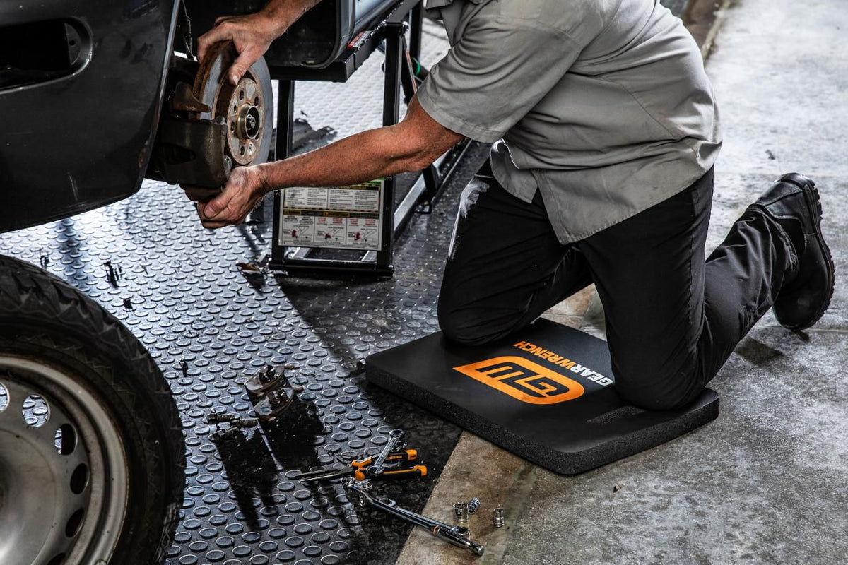 Gearwrench GWKPL 15" x 22" Ultra Comfort Kneeling Pad